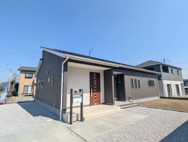 【外観】 | フォーセール吉岡町第1漆原ー① | 人気の平屋住宅登場です！太陽光パネル設置物件！