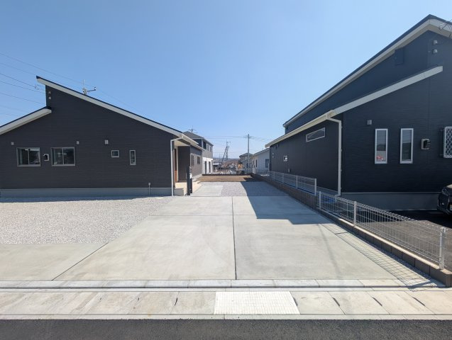 【前面道路含む現地写真】 | フォーセール吉岡町第1漆原ー①