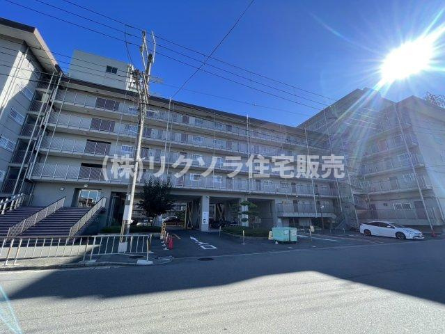 香里グランドコーポの外観|新しい生活にいかがでしょうか？外観はお住まいの顔になります。こだわりたいポイントですね。水回りリフォームやリノベーションも承ってます。
■現地見学・資金計画相談・住宅ローン相談もお問合せ受付中■