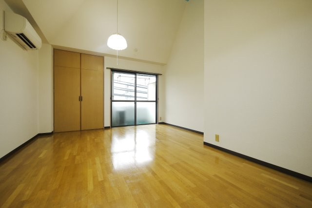 たかはしビルの居間・リビング