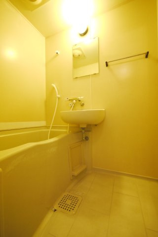 たかはしビルの浴室