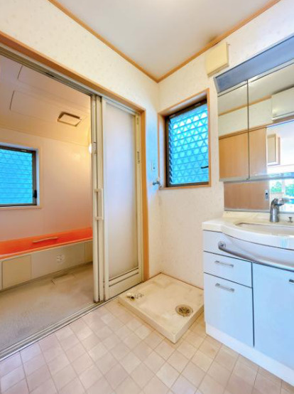 売中古戸建　中央区鶴見町の独立洗面台