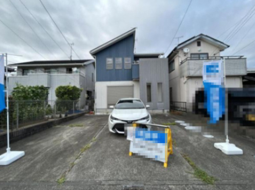 売中古戸建　中央区鶴見町の前面道路含む現地写真