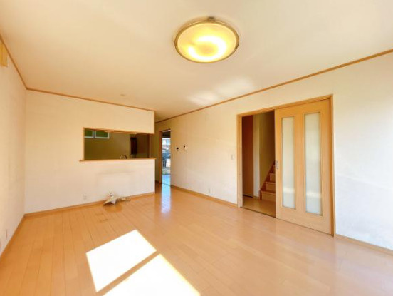 売中古戸建　中央区鶴見町の居間・リビング