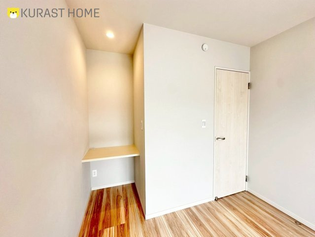 京都市伏見区久我本町　新築戸建の洋室