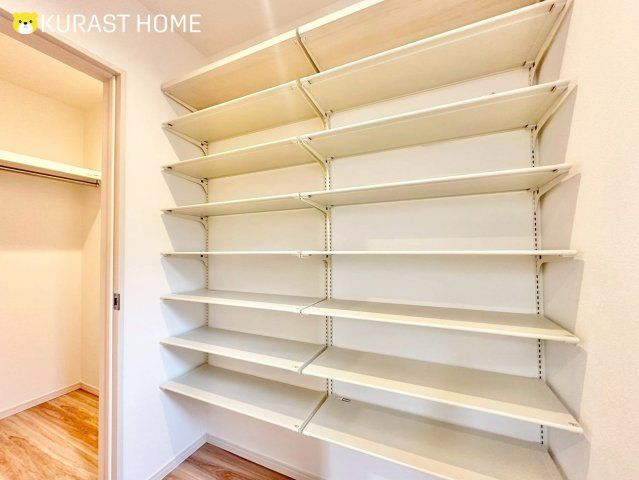 京都市伏見区久我本町　新築戸建の玄関