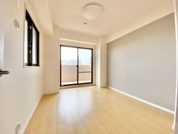 【洋室】 | ディオフェルティ白鷺 | 一人ひとりの大切なプライベート空間。趣味・感性で個性的に飾って頂けるようシンプルに仕上げてあります。ゆとりある広さで、一人の時間をゆったりと過ごせる安らぐお部屋になるはずです♪