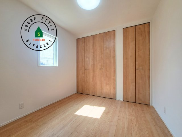 都城市下川東B(1号棟)の内観：施工例|穏やかな光が差し込む室内には、穏やかな時間が流れます。