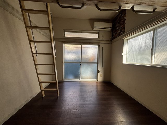 レオパレス ブルースカイの居間・リビング|※別号室参考写真