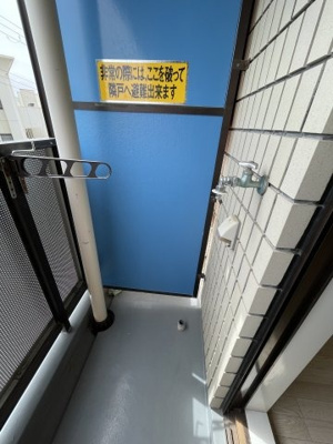 【設備】 | メゾン・ド・スラン | 室外洗濯機置き場です