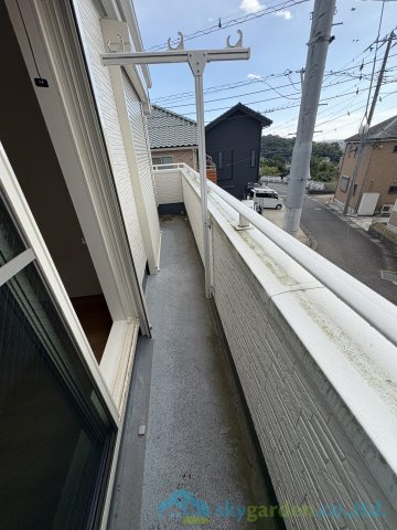 平塚市岡崎　中古戸建のバルコニー