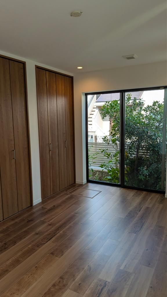 杉並区松庵1丁目　中古戸建の洋室|現地写真

ご内見希望・資料請求などお気軽にお問い合わせ下さい！
03-5990-5201