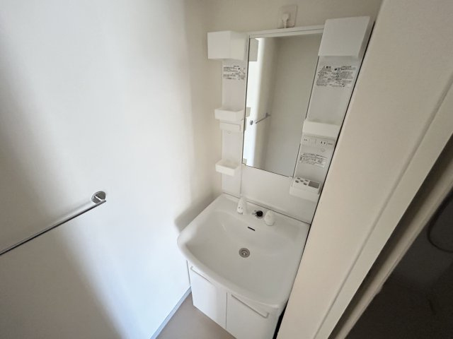 ルートホワイトⅢの独立洗面台