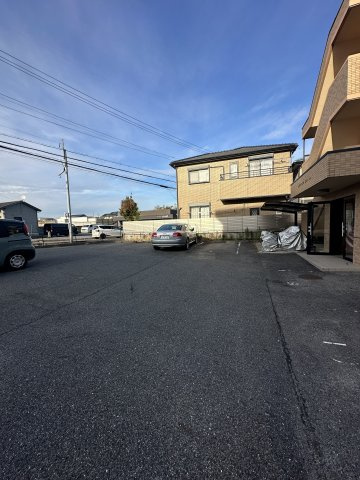 ロジュマン フルールの駐車場