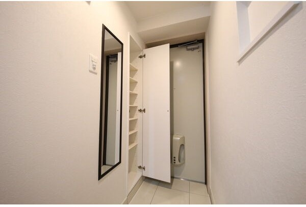 グランフォート新瑞橋の玄関