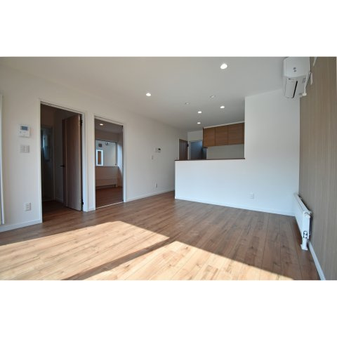 【くらしを変える平屋ご提案します！】昭和4丁目新築の居間・リビング