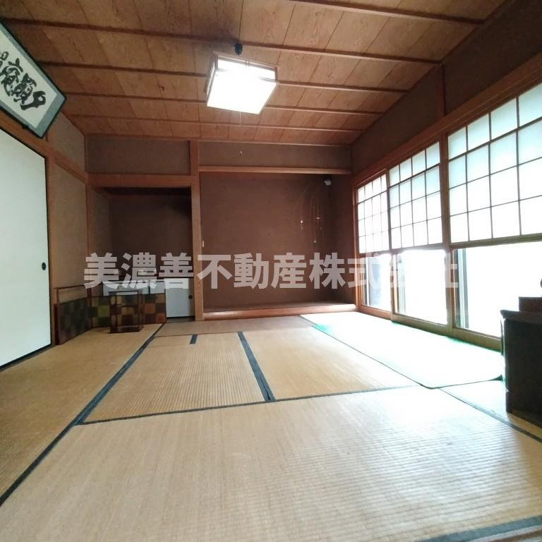 ６５３７５　岐阜市粟野西中古戸建の和室