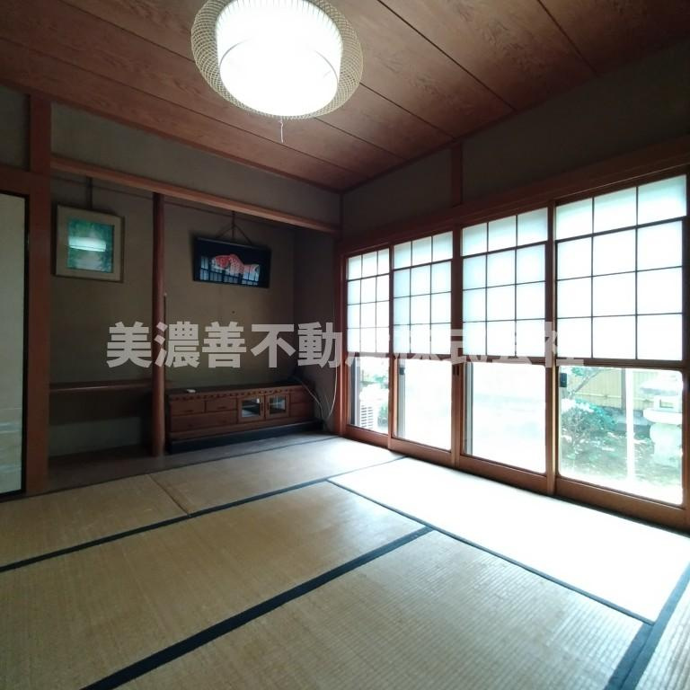 ６５３７５　岐阜市粟野西中古戸建の和室