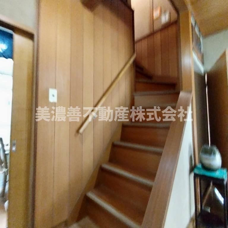 ６５３７５　岐阜市粟野西中古戸建の内装