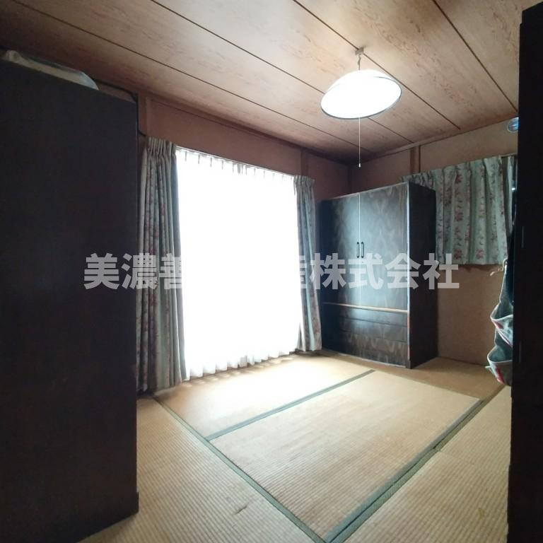 ６５３７５　岐阜市粟野西中古戸建の和室