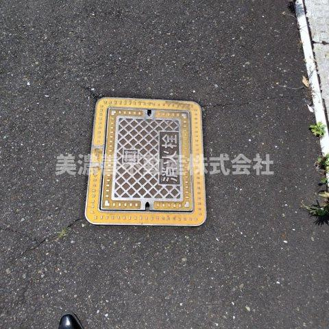 ６５３７５　岐阜市粟野西中古戸建の前面道路含む現地写真