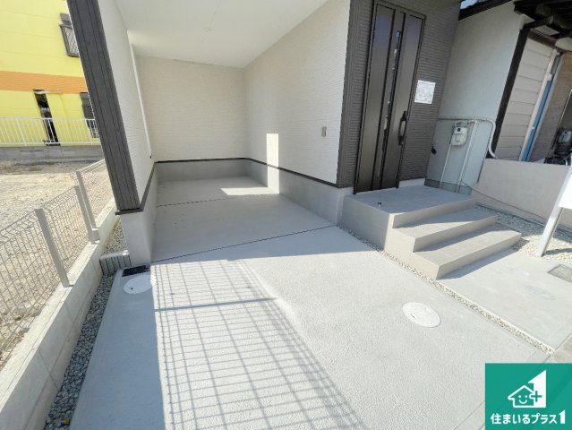 高槻市明野町　第5期　新築一戸建ての駐車場|駐車スペース！散水栓があるので、こまめに愛車を洗えます！