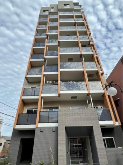 【外観】 | 鉄筋コンクリート造のがっちりとした建物。