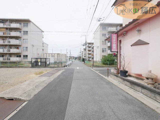 高砂市米田町米田　土地の前面道路含む現地写真