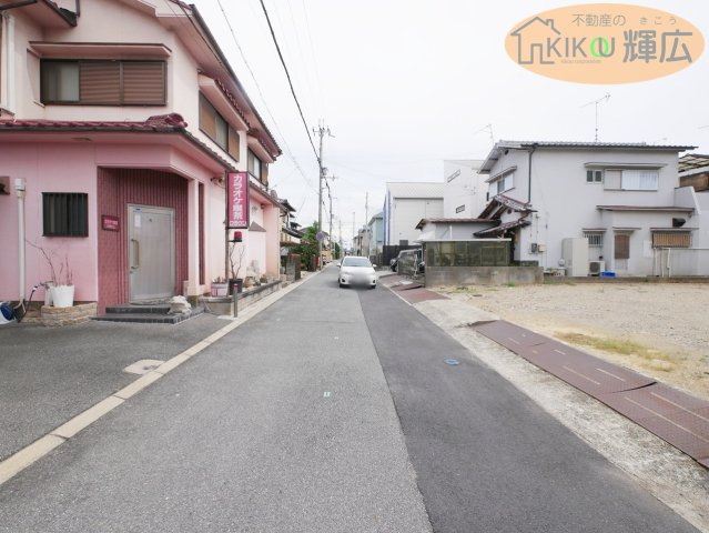 高砂市米田町米田　土地の前面道路含む現地写真