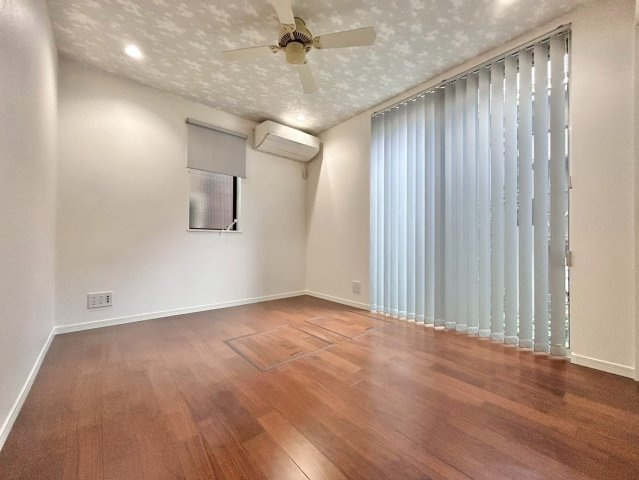 大田区上池台5丁目　中古戸建の洋室|全居室２面採光のため、日差しが差し込む明るいお部屋です！

ご内見希望・資料請求などお気軽にお問い合わせ下さい！
03-5990-5201