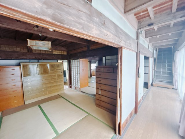 【中古戸建】前橋市上新田町の和室|独立している和室なので1人の時間を充分に楽しめます。フローリングやソファーでは味わえない質感でリラックス効果もあります。