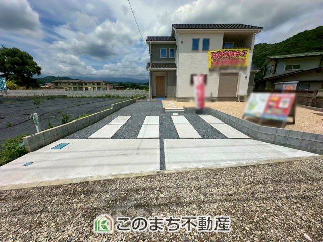 いろどりアイタウン日光市瀬尾22-P3　4号棟の駐車場|お車並列２台分ご用意しております♪
