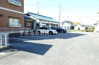 【駐車場】
