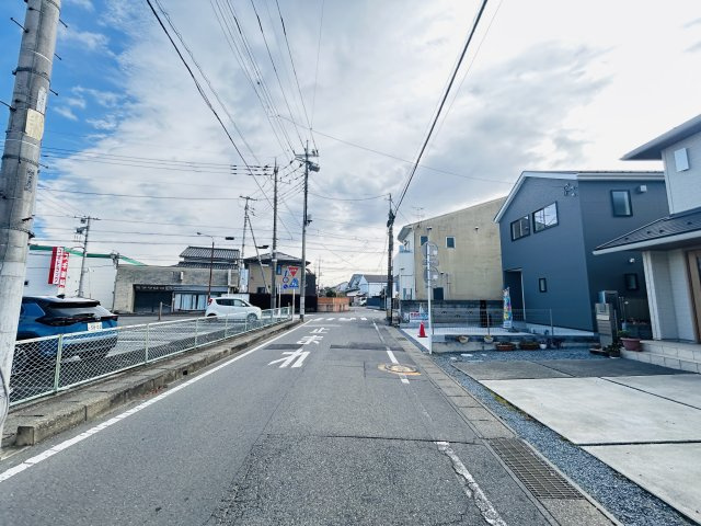 新築　高崎市並榎町24-1期　LIGNAGE　１号棟の前面道路含む現地写真|現地写真　北側接道幅員約5.8ｍ