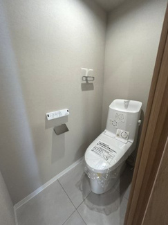 【トイレ】 | ハイラーク上大岡 | 温水洗浄便座一体型便座