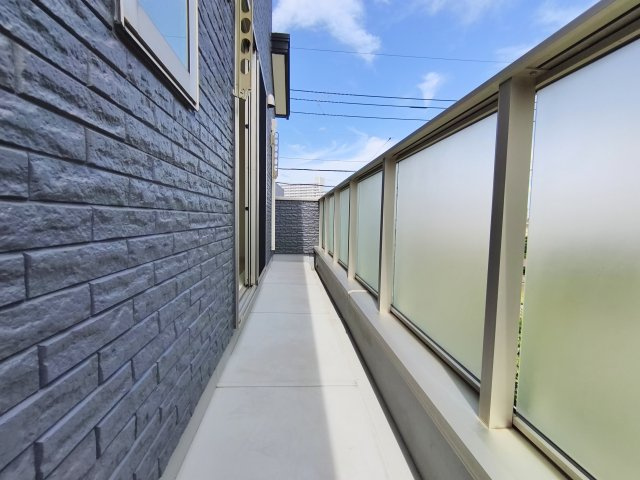 練馬区高松4丁目のバルコニー|3階　南向きのワイドバルコニー
陽当り良好♪♪
バルコニーは2階・3階、2か所にございます