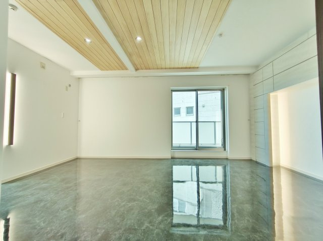 練馬区高松4丁目の居間・リビング|ゆったりとお寛ぎいただけるリビングスペース
上質が感じられる設備とカラーリングでスタイリッシュな印象です

