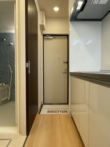 多摩市関戸２丁目のアパートの玄関