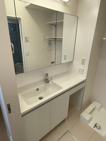 多摩市関戸２丁目のアパートの洗面所