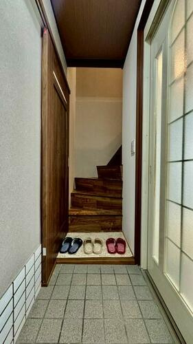 御堂町　中古一戸建ての玄関|■物件内覧・資金計画相談・住宅ローン相談、リフォーム相談、お問合せ受付中■
※当日・翌日のご内覧、ご相談はお電話でのお問合せがスムーズです！