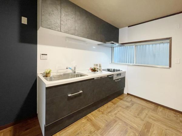 御堂町　中古一戸建てのキッチン|システムキッチン　食器洗い乾燥機
■物件内覧・資金計画相談・住宅ローン相談、リフォーム相談、お問合せ受付中■
※当日・翌日のご内覧、ご相談はお電話でのお問合せがスムーズです！