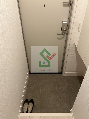 ソレイユ三原台Aの玄関