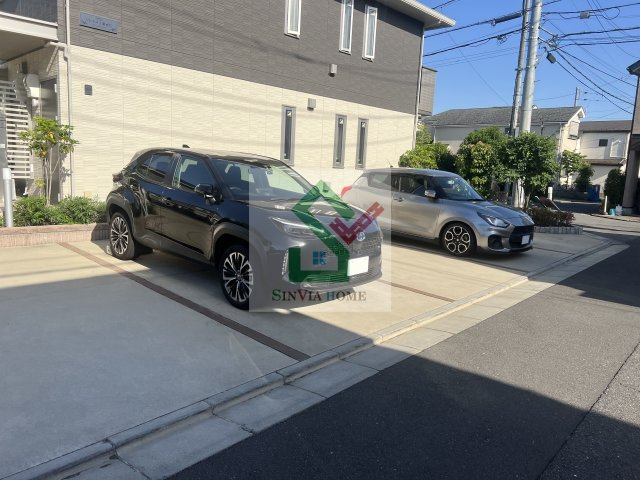 ソレイユ三原台Aの駐車場