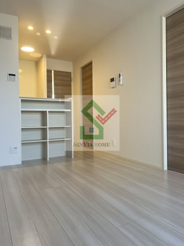 ソレイユ三原台Aの居間・リビング