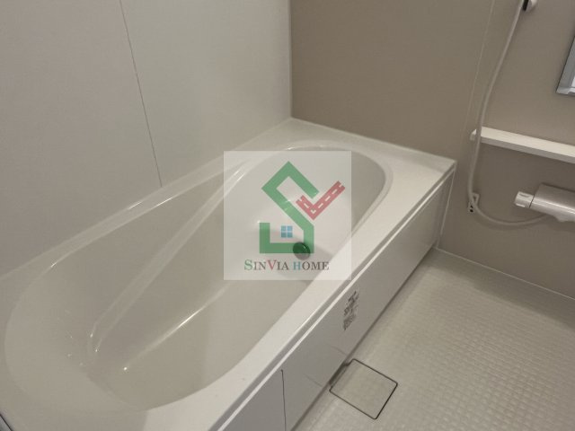 ソレイユ三原台Aの浴室