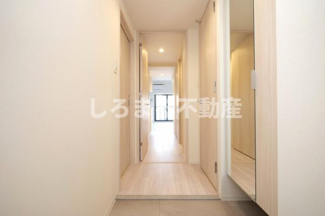 コンフォリア・リヴ北浜平野町の玄関