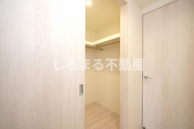 コンフォリア・リヴ北浜平野町の収納