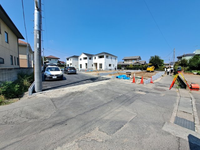 新築　前橋市下細井町第10-1　クレイドルガーデン　3号棟の前面道路含む現地写真|現地写真　南東側接道幅員約6ｍ