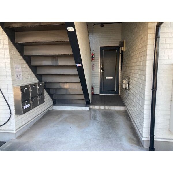コスモガーデン　　刈谷市近郊の賃貸はクラスホームのエントランス