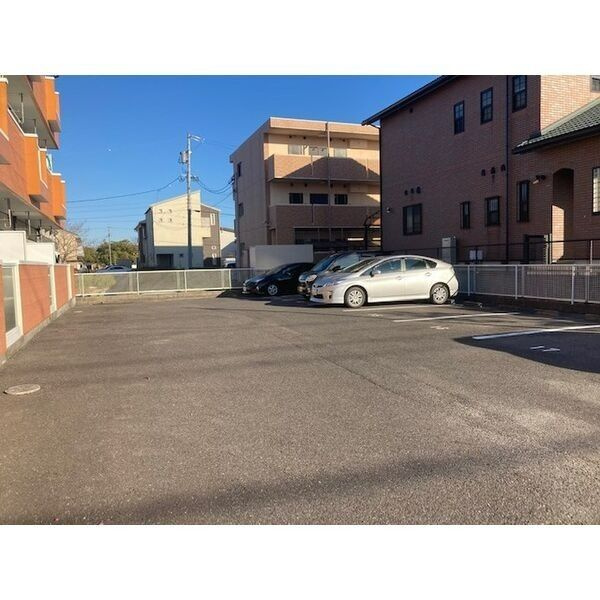 コスモガーデン　　刈谷市近郊の賃貸はクラスホームの駐車場